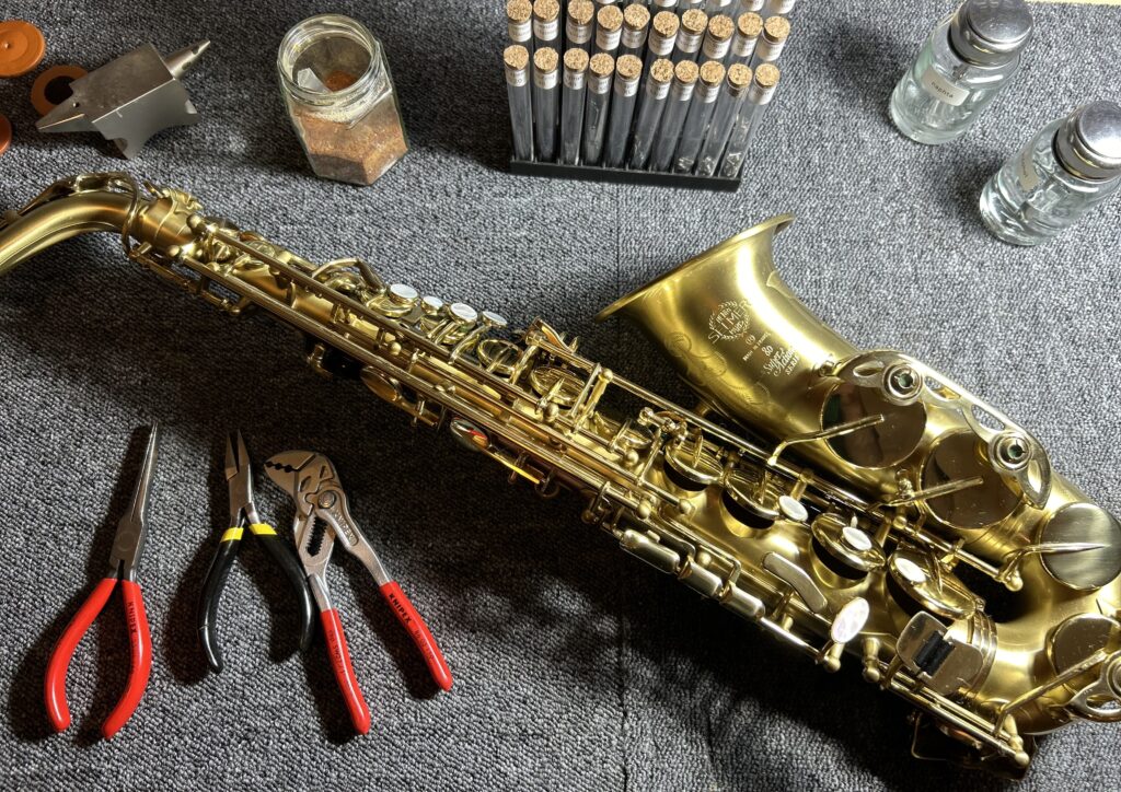 saxofoon reparatie